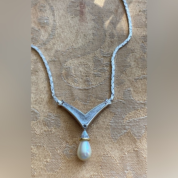 CHRISTIAN DIOR Vintage Silver Tone Crystal V-Neck Pearl Statement Necklace - Picture 6 of 8